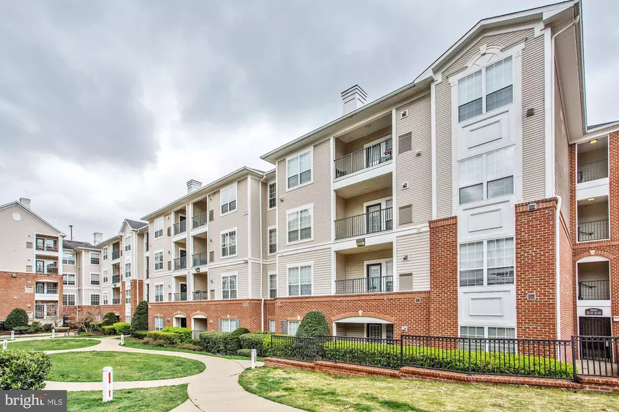 4850 EISENHOWER AVE #218, Alexandria, VA 22304