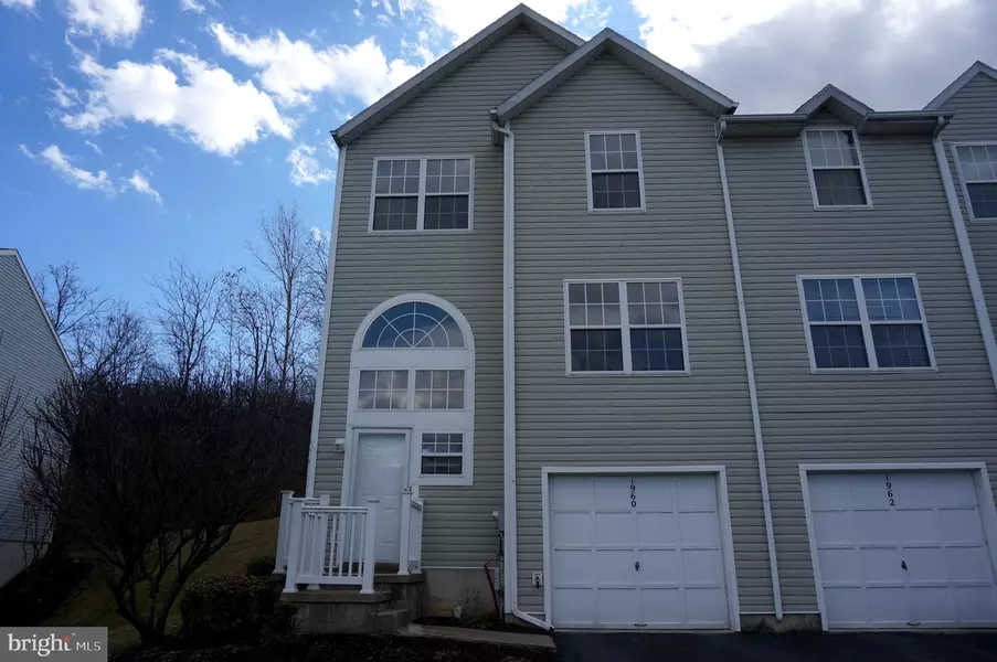 1960 DAYBREAK CIR, Harrisburg, PA 17110