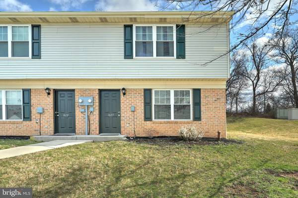 1617 LONG DR, York, PA 17406