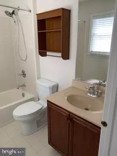 Chantilly, VA 20152,42519 LEWISTON DR