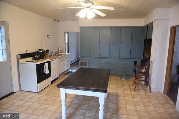 Breezewood, PA 15533,385 LIGHTHOUSE ROAD