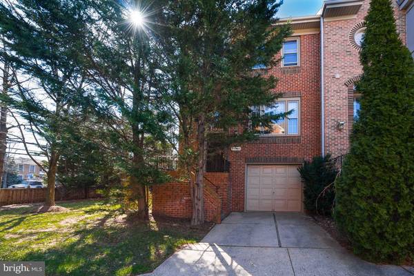 8021 MERRY OAKS CT, Vienna, VA 22182