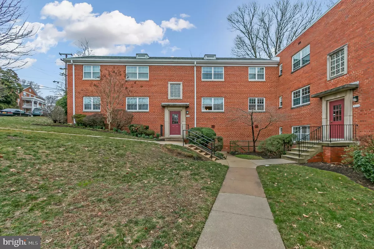 Arlington, VA 22204,5212 8TH RD S #2