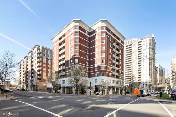 880 N POLLARD ST #1024, Arlington, VA 22203