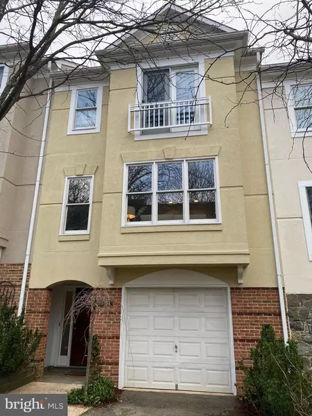 3820 WHITE POST CT, Alexandria, VA 22304