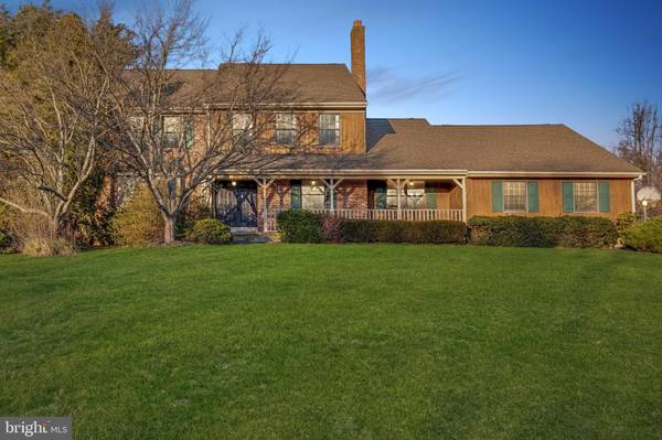 5 HUNTERS LN, Southampton, NJ 08088