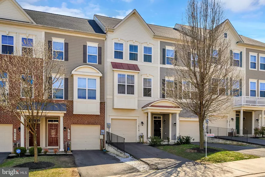 16759 SHINGLE OAK DR, Woodbridge, VA 22191