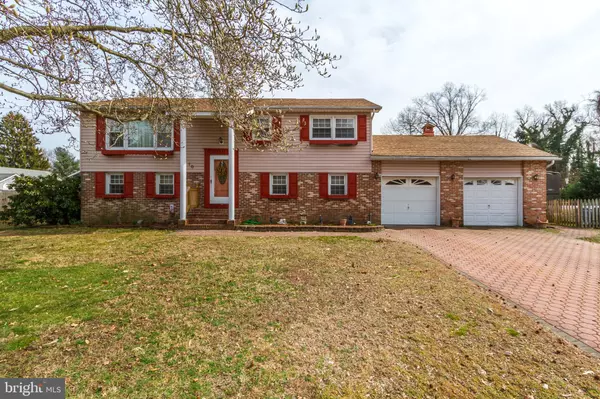 10 RIVIERA DR, Pennsville, NJ 08070