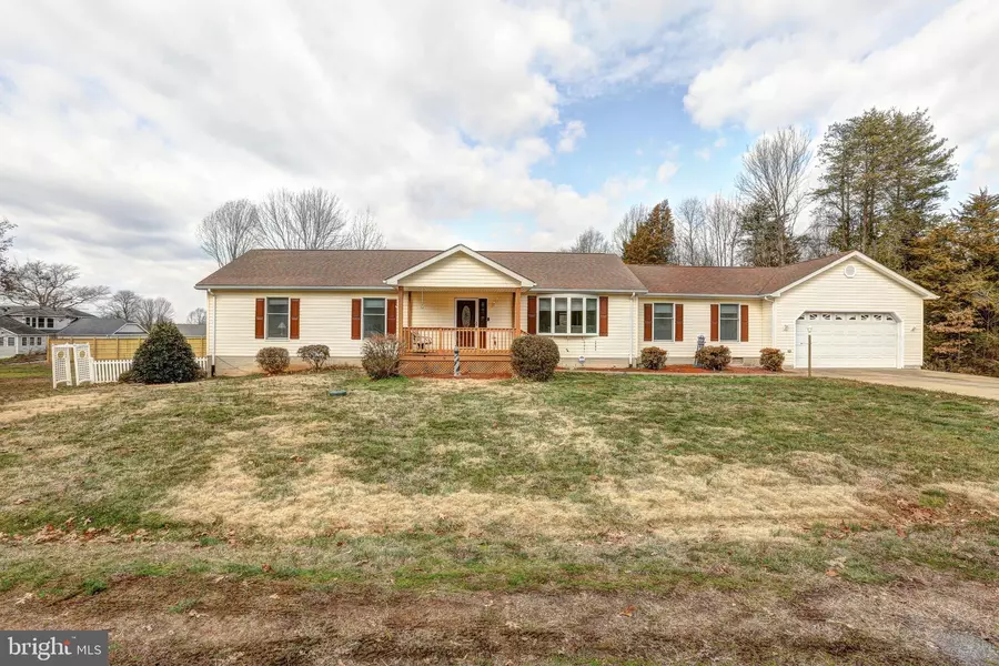 11107 KATY BER DR, Bumpass, VA 23024