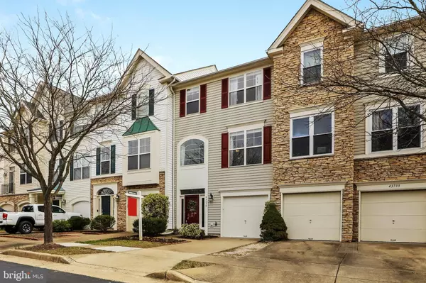 Chantilly, VA 20152,43735 SCARLET SQ