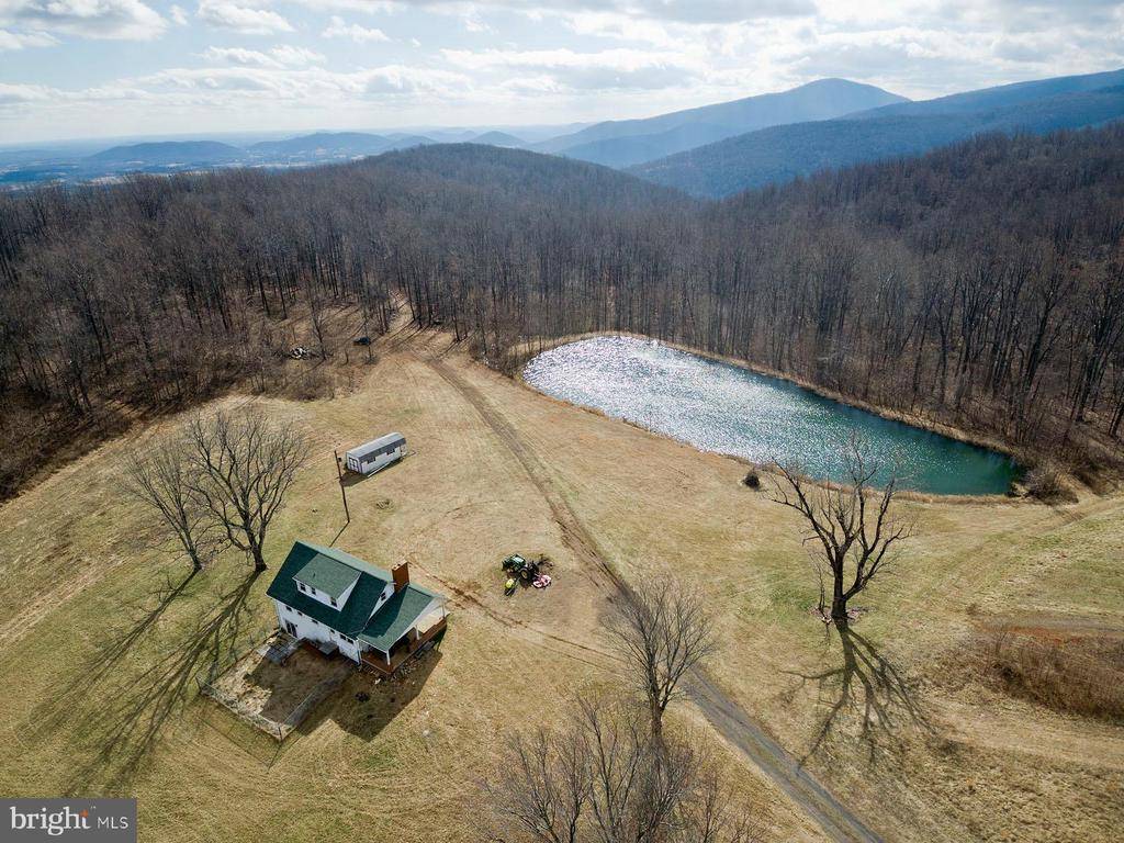 145 WATERFALL RD, Chester Gap, VA 22623