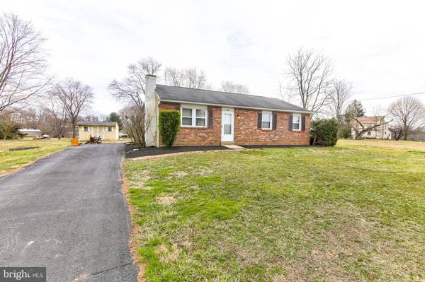 102 WATERWAY RD, Oxford, PA 19363