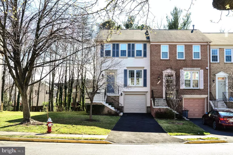 4217 SLEEPY LAKE DR, Fairfax, VA 22033