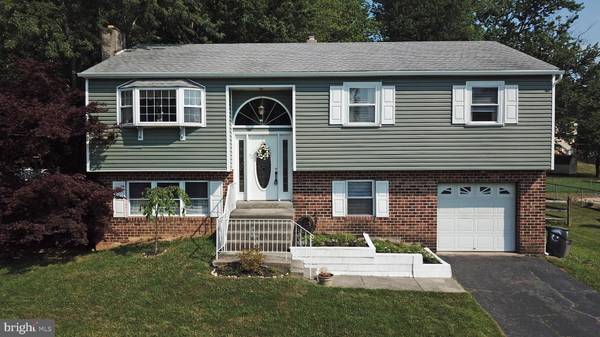 26 GILES LN, Aston, PA 19014