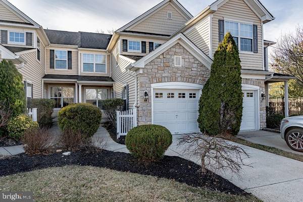 69 STERN LIGHT DR, Mount Laurel, NJ 08054