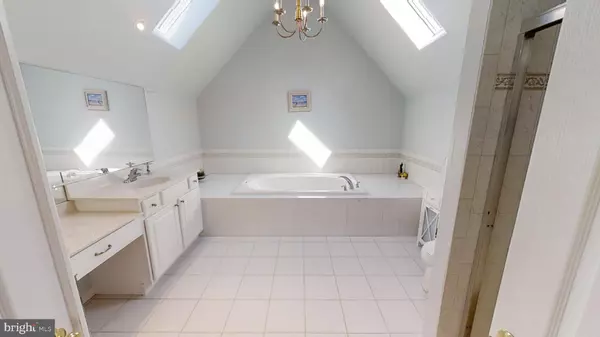 Millville, NJ 08332,31 TOMASELLO DR