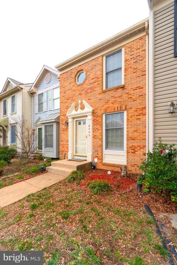 6522 SKYLEMAR TRL, Centreville, VA 20121