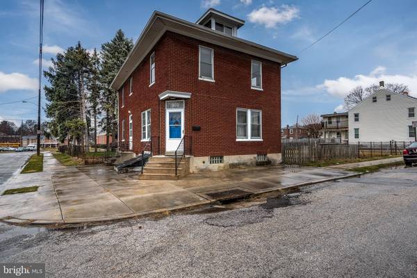 York, PA 17403,901 E POPLAR ST