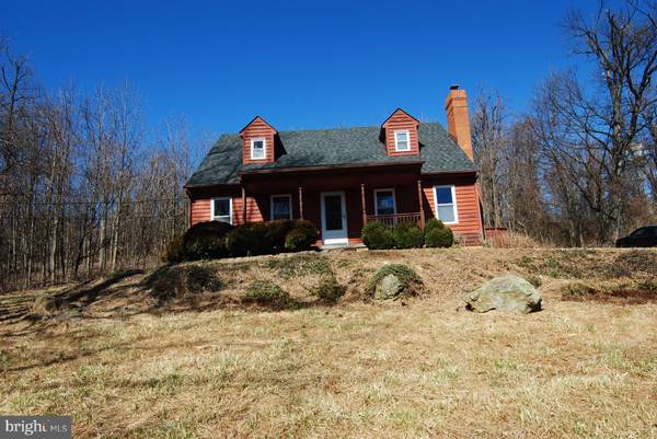 135 RIDGE DR, Chester Gap, VA 22623