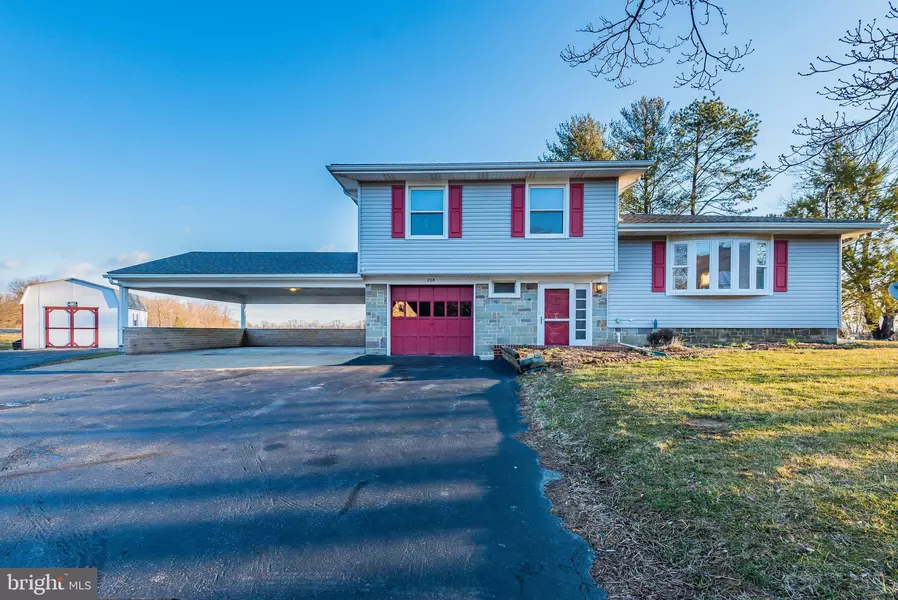 208 W PINE ST, Mount Holly Springs, PA 17065