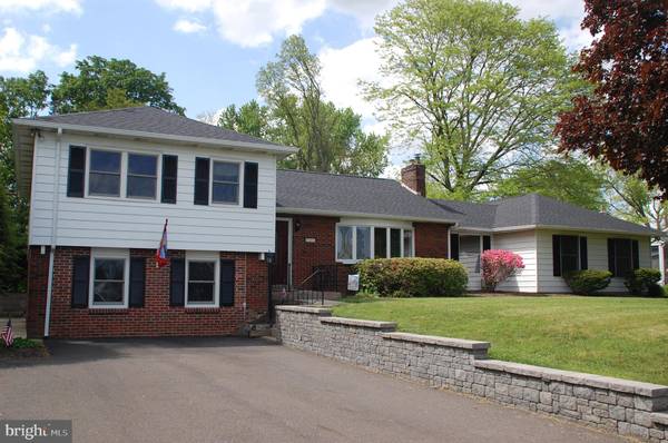 241 FORREST DR, Chalfont, PA 18914