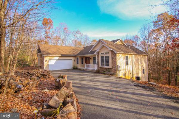 537 LEHIGH GORGE DR, Jim Thorpe, PA 18229