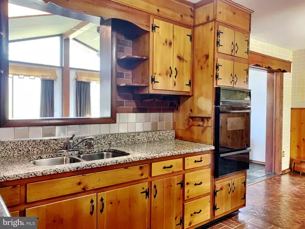 Burlington Township, NJ 08016,13 BEECHWOOD AVE