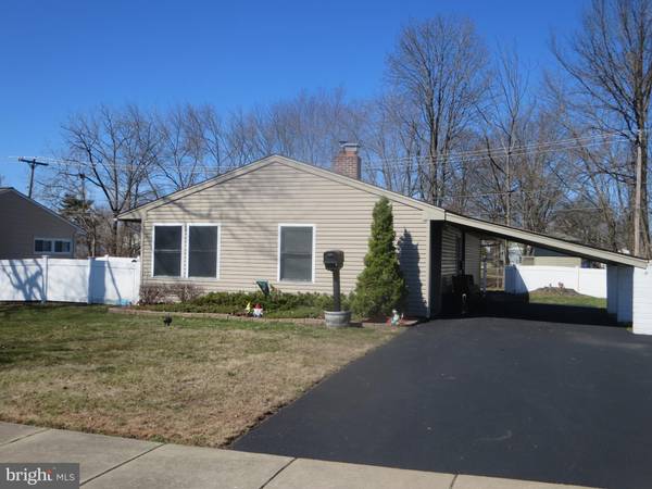 47 ORANGEWOOD DR, Levittown, PA 19057