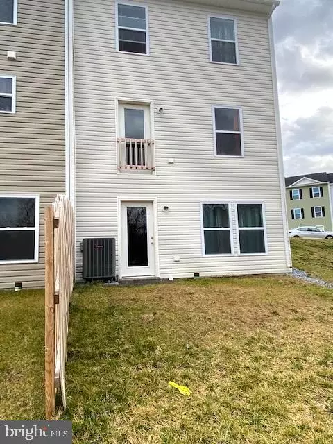 Martinsburg, WV 25404,70 DAFFODIL CT