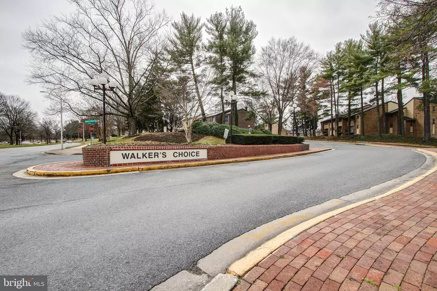 18808 WALKERS CHOICE RD #4, Gaithersburg, MD 20886