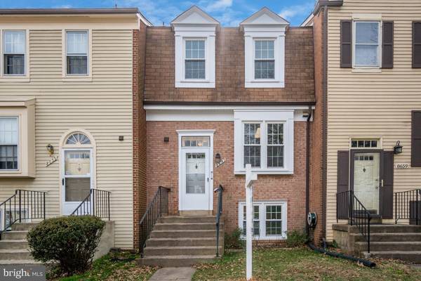 8657 DELLWAY LN, Vienna, VA 22180