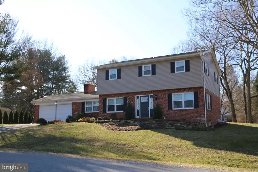 11927 SYCAMORE DR, Hagerstown, MD 21742