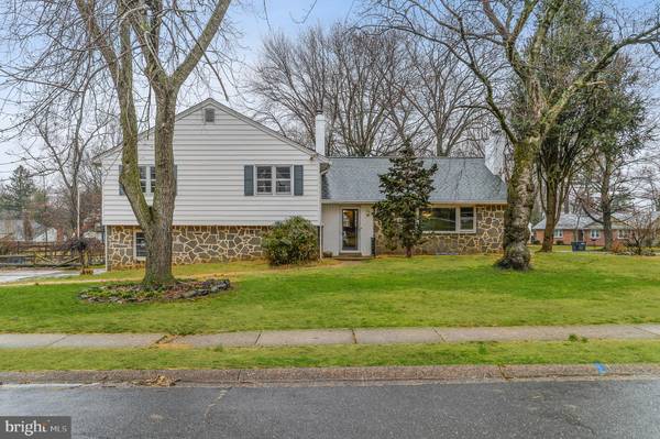 2505 FOULK WOODS RD, Wilmington, DE 19810