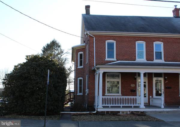 232 JEFFERSON ST, East Greenville, PA 18041