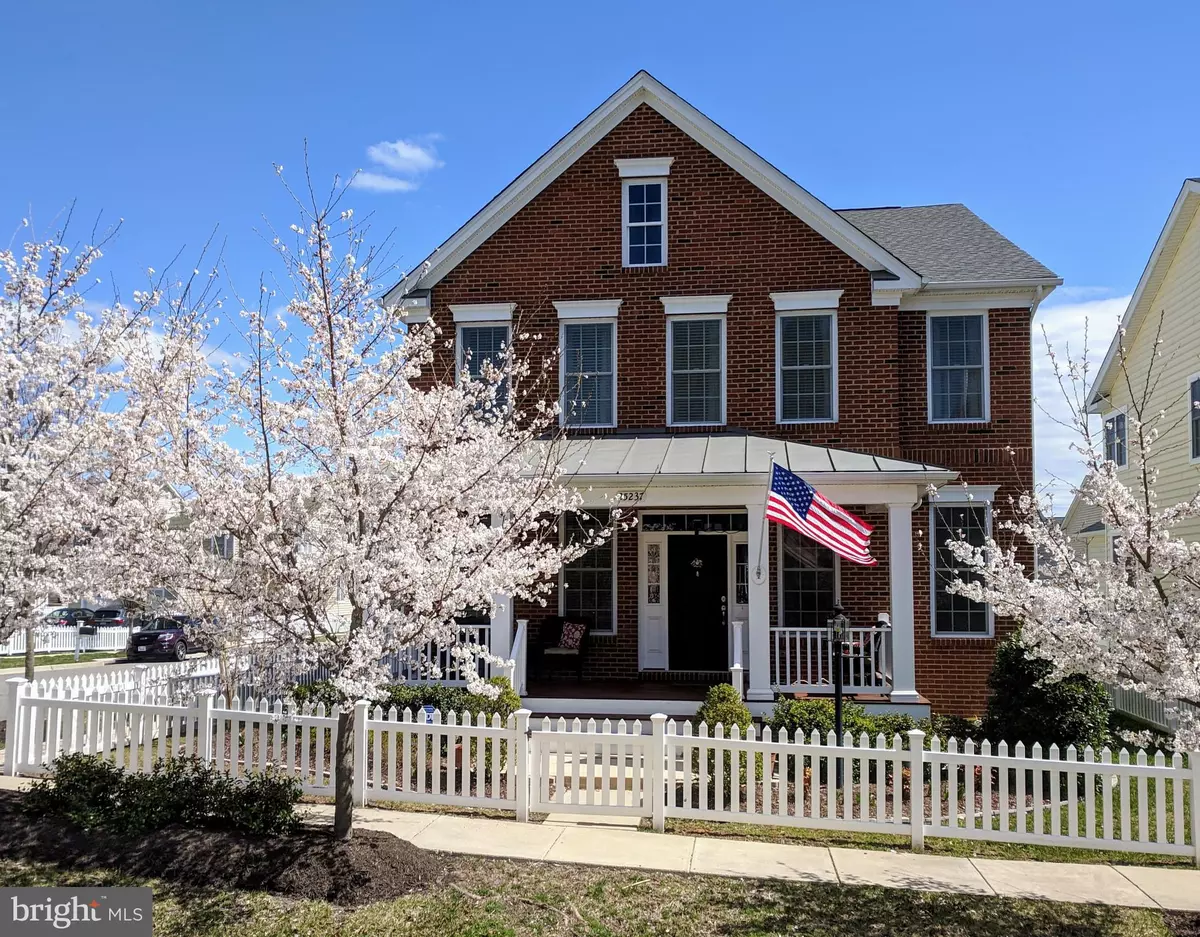 Chantilly, VA 20152,25237 EASTERWOOD LN