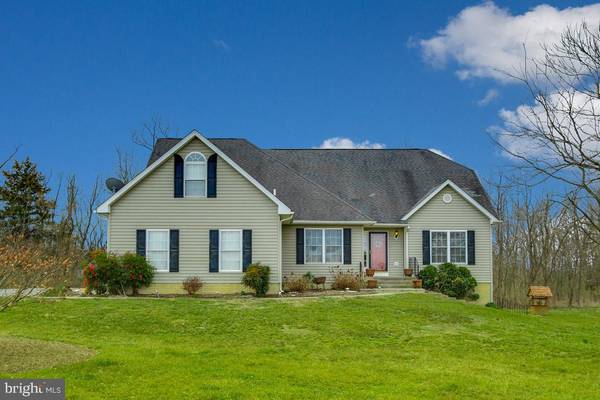 24 J FELIX, Kearneysville, WV 25430