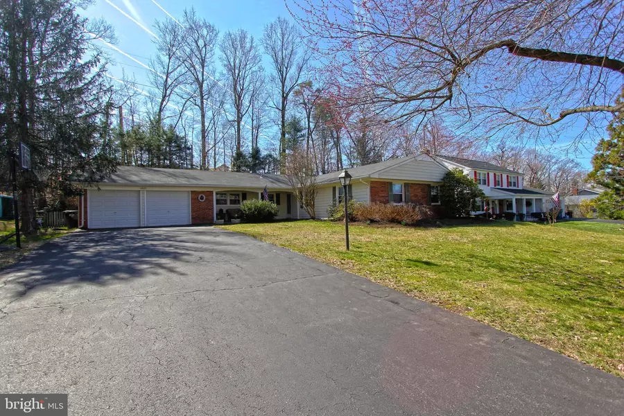 12825 MELVILLE LN, Fairfax, VA 22033