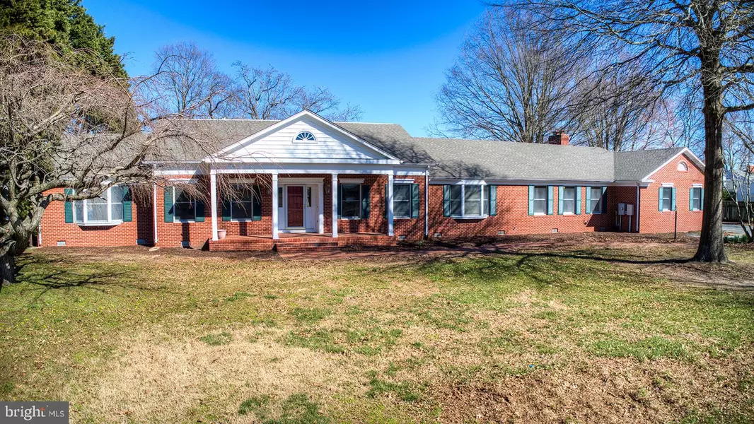 633 PAINTER POINT RD, Kilmarnock, VA 22482