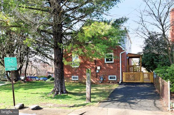 Arlington, VA 22204,828 S WAKEFIELD ST