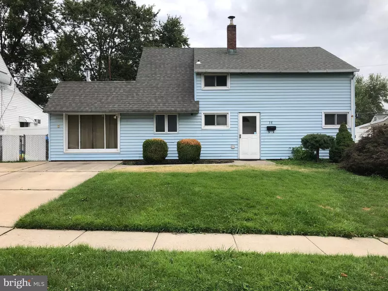 38 GREAT OAK RD, Levittown, PA 19057