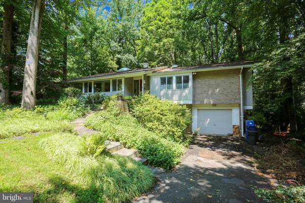 7904 PARK OVERLOOK DR, Bethesda, MD 20817