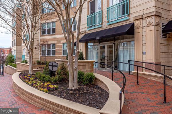 12000 MARKET ST #427, Reston, VA 20190