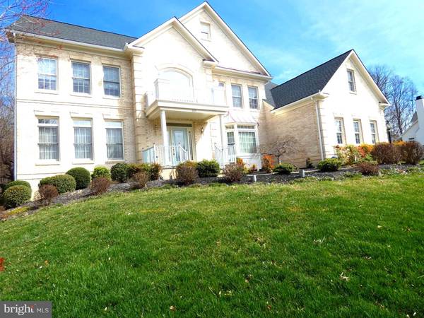 6431 LAKE MEADOW DR, Burke, VA 22015