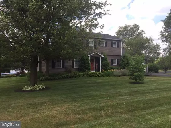 213 CREST DR, Sellersville, PA 18960