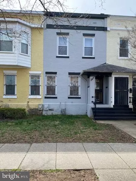 206 Q ST NW, Washington, DC 20001