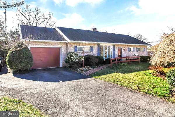 1902 FRIENDS LN, Lancaster, PA 17603