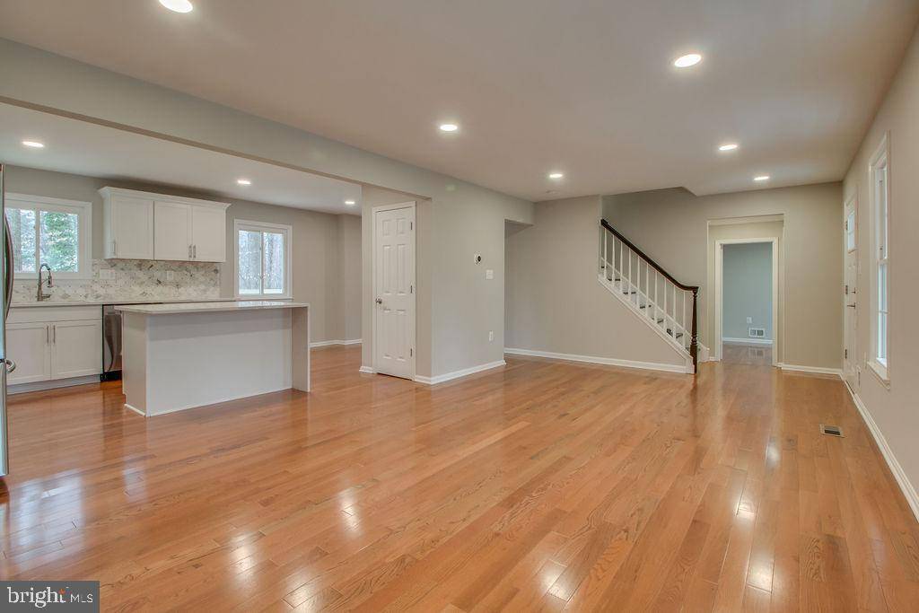 Burke, VA 22015,5906 QUINTANA CT
