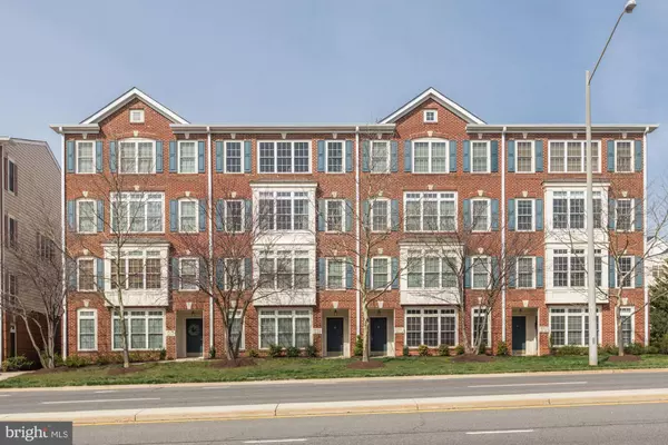 4655 EGGLESTON TER #422, Fairfax, VA 22030