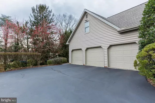 Lancaster, PA 17601,1246 BELLE MEADE DR