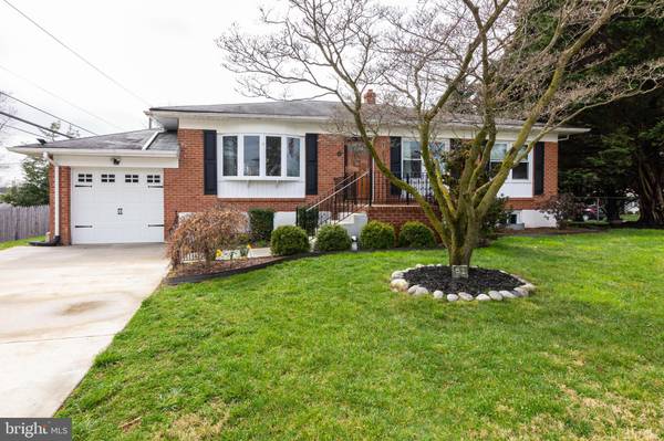 51 WHITE CLAY CRES, Newark, DE 19711